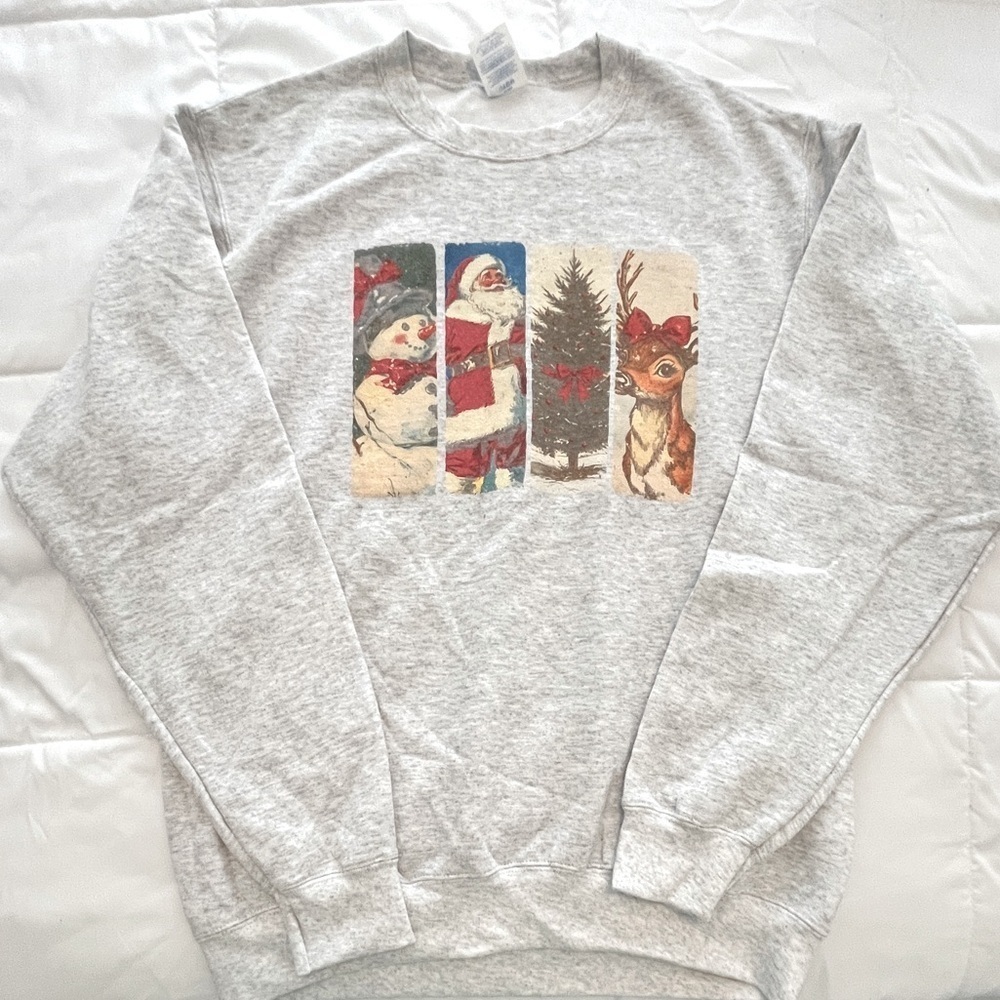 Gray 4 Panel Holiday Graphic Sweatshirt. Size M. NWOT